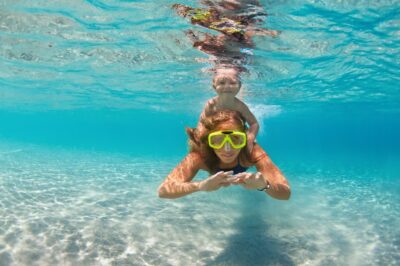 夏だけの楽しみ！親子で遊べる海上アスレチックで楽しく遊ぼう！！