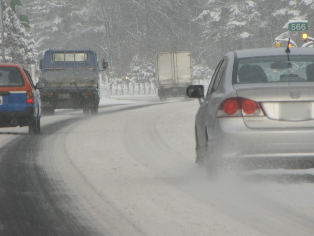 雪道ドライブ　トラブル例