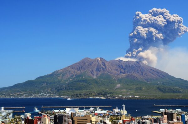 日本には111の活火山！国内における火山対策ともしもの際の予備知識とは！？