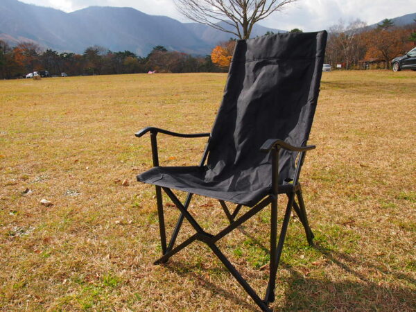 【キャンプビギナーが使ってみた】座り心地、コスパ最高。アディロンダック キャンパーズチェア