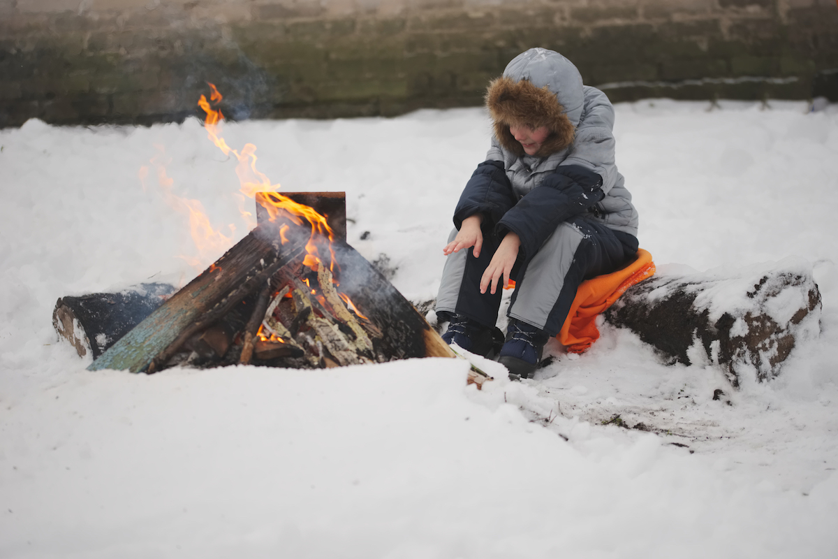 雪中キャンプこそ焚火が楽しい！その魅力と注意点！焚火成功のための初級編♪