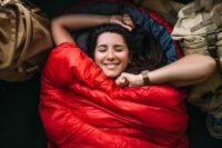【これで快眠】キャンプで眠れない人必見！熟睡できない7つの原因と解決法