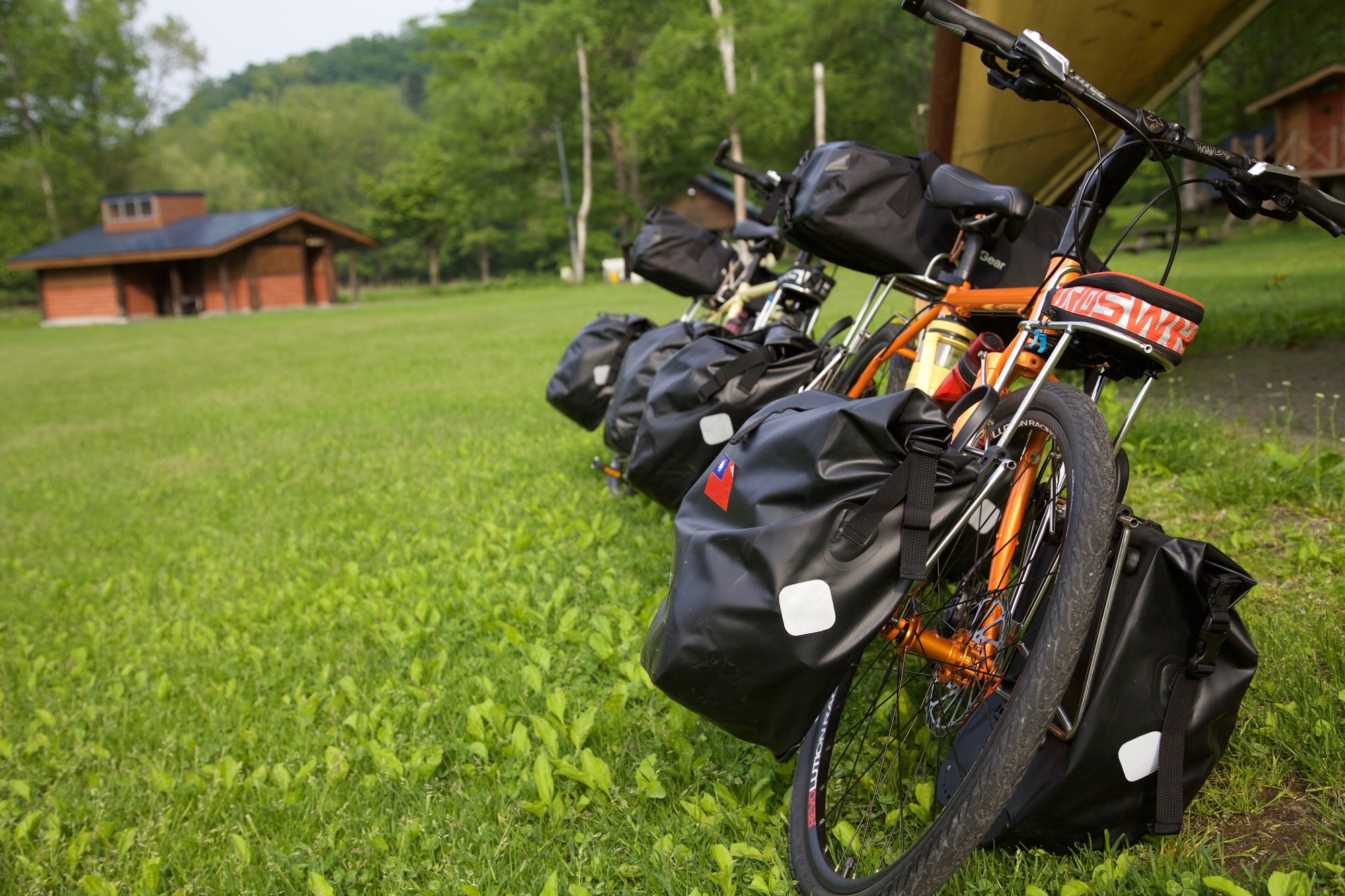 キャンプツーリングの自転車盗難防止！自転車と一緒に寝れるテントBICYCLE TOUR CAMPING TENT