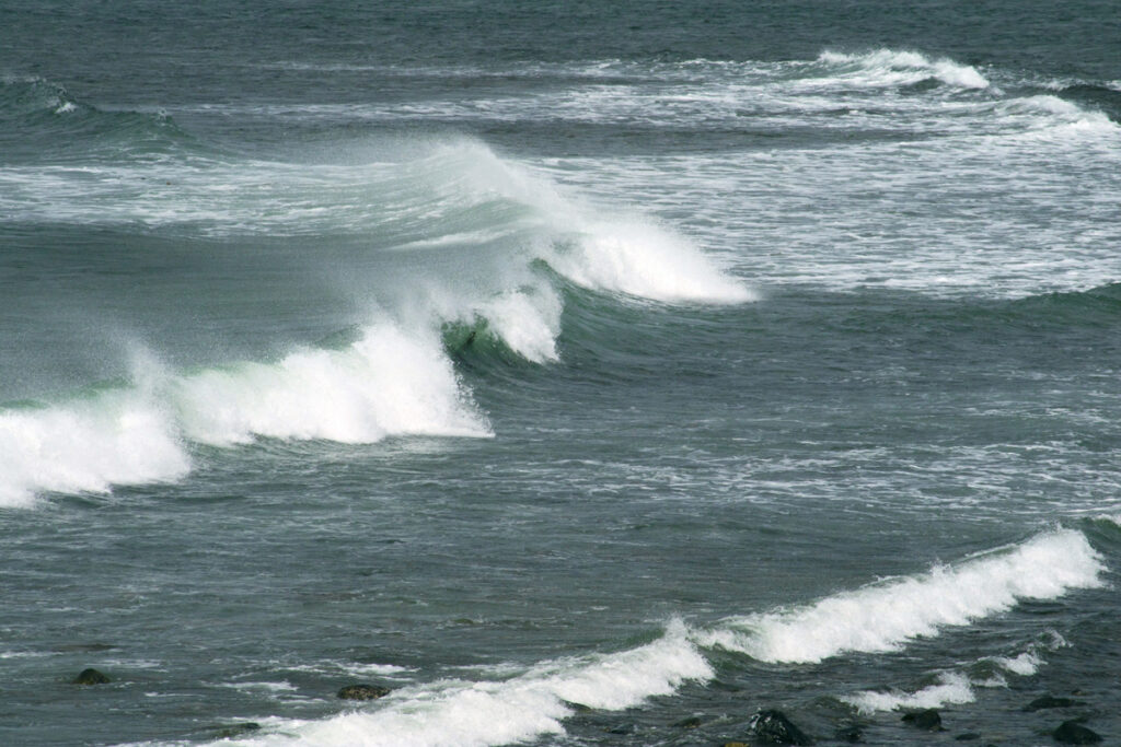 波とうねりの違いとは？安全ダイビングのための正しい知識と対処法 Greenfield｜グリーンフィールド アウトドア＆スポーツ