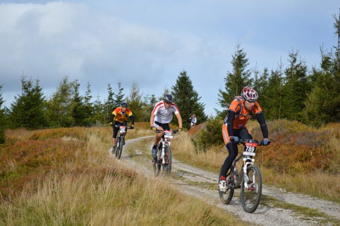 MTB（マウンテンバイク）でバトル！MTBエクストリームの4X・XCE