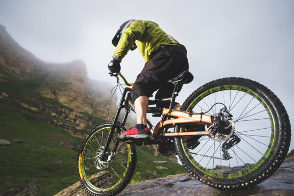 マウンテンバイクの最終形！フルサスMTBのメリットと選び方