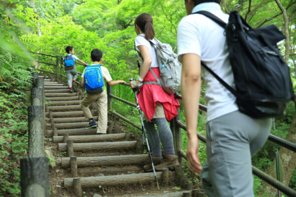 【親子登山に何を持っていく？】親子登山に持っていくべきアイテムはコレ！