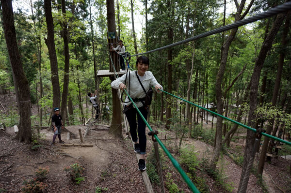 名古屋から1時間、岐阜県百年公園内に 森林活用型アドベンチャーパーク「冒険の森」がオープン