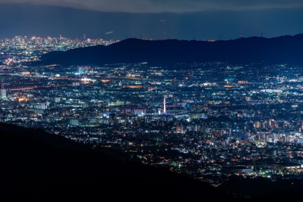 「比叡山プレミアムナイトバスツアー」を 8月に開催【ふもとより約5度涼しい比叡山で 京都・大阪・滋賀1000万ドルの夜景と庭園散策】