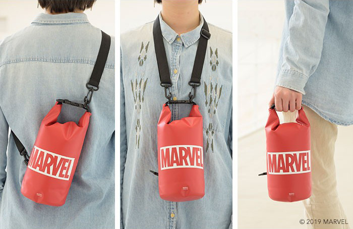 MARVEL ロゴデザインの防水バッグ