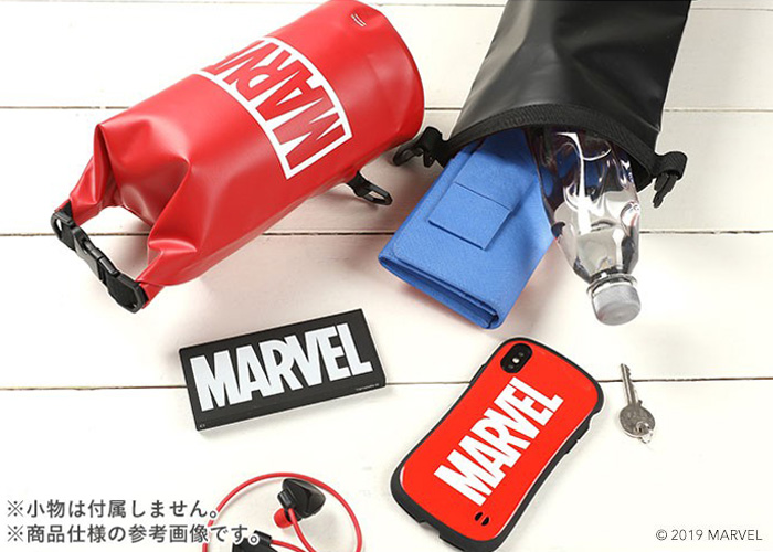 MARVEL ロゴデザインの防水バッグ
