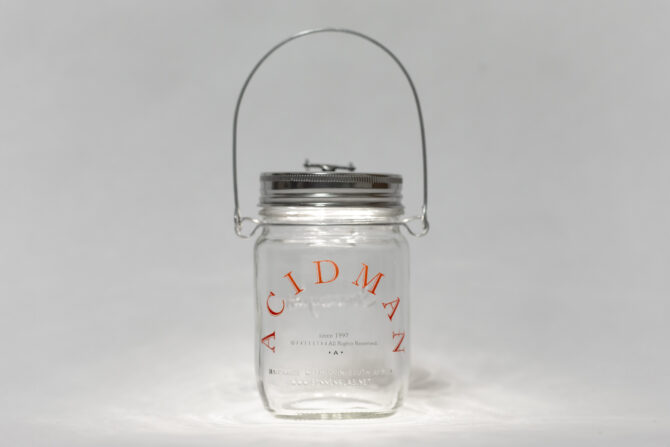 売り切れ続出の瓶型ソーラーランプ『ソネングラス』がACIDMANとコラボ！太陽の光で暗闇を優しく照らすACIDMANオリジナルデザイン『ソネングラス』が発売