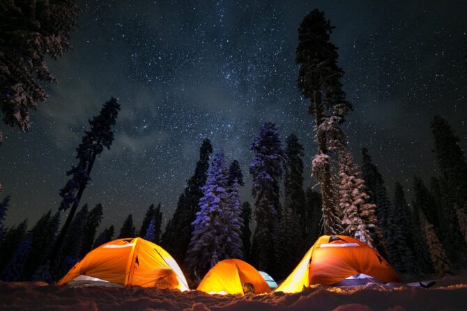 夏キャンプでの夜の暑さ対策は必須！快適に過ごす方法をご紹介