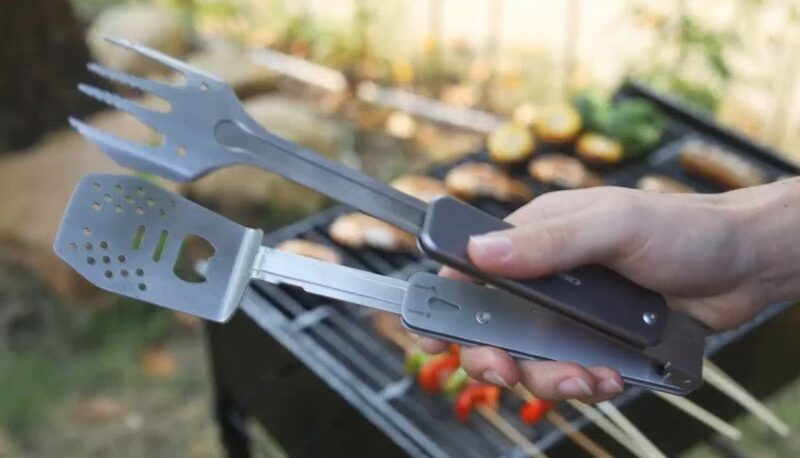 BBQに必要な4つの調理器具を1本にまとめたマルチツール「BBQ011A」