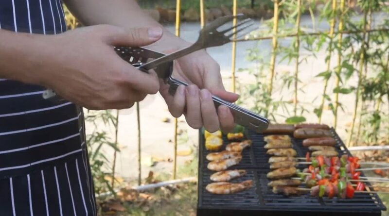 BBQに必要な4つの調理器具を1本にまとめたマルチツール「BBQ011A」