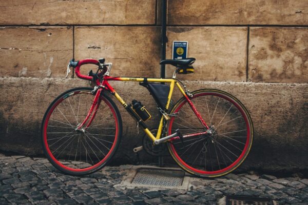 ロードバイクとクロスバイクどっちがいい？特徴から最適な自転車を選ぼう