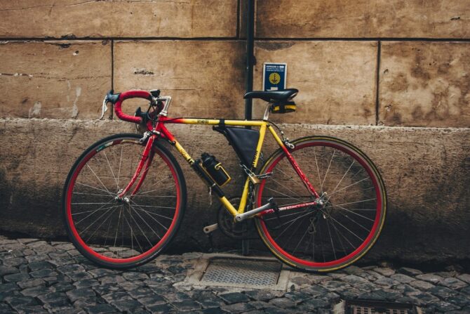 ロードバイクとクロスバイクどっちがいい？特徴から最適な自転車を選ぼう