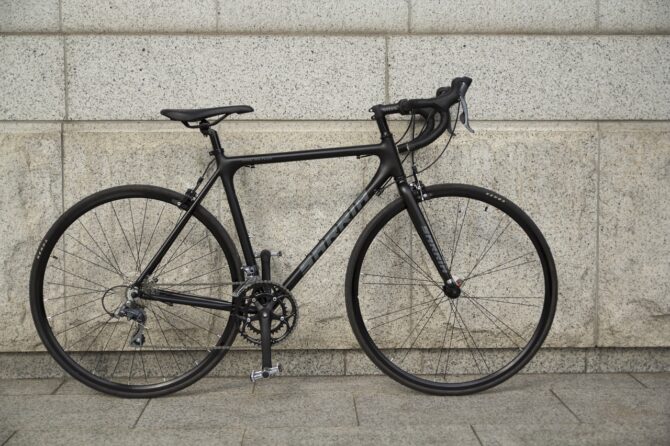憧れのカーボン素材のロードバイクの魅力とおすすめを徹底解析！
