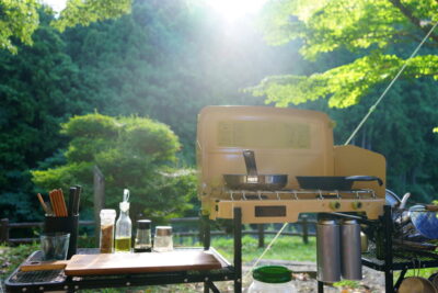 ファミリーキャンプを快適に！オシャレな調理台でストレスフリー調理