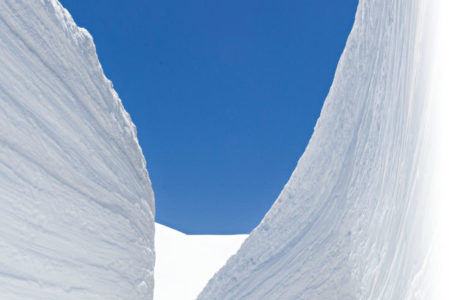 立山黒部アルペンルート全線開通！ 大暖冬にも負けず、立山は積雪十分