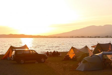 GO OUT CAMP 猪苗代 vol.7【湖畔の前で繰り広げられるオアシスなビーチキャンプフェスを今年も開催】