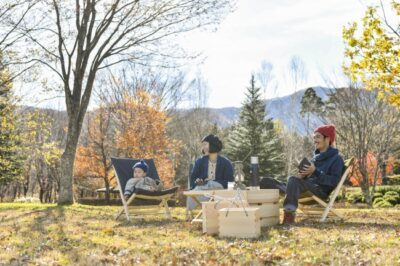 信州伊那谷の地域材家具屋が「pioneer plants(パイオニアプランツ)」をリリース【家の中でも、森の中でもアカマツを使ったオリジナル家具】