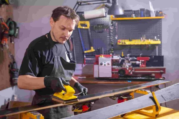 スキーメンテナンスに必要な道具は？使い方やおすすめを紹介します