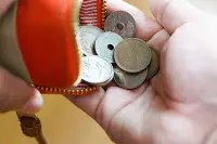 スキー・スノーボード用の財布は必須！なくさない工夫とおすすめの財布をご紹介