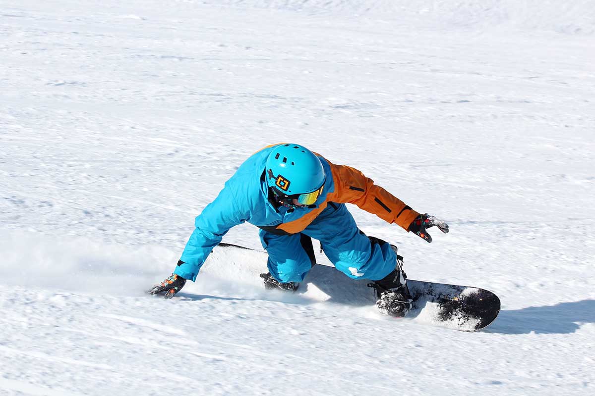 スキー・スノーボード用プロテクターでケガなく安全にすべりたい！タイプ別のおすすめをご紹介 | Greenfield｜グリーンフィールド  アウトドア＆スポーツ