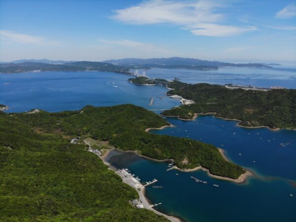 【徳島県・アオアヲ ナルト リゾート】穏やかなウチノ海の筏で楽しむ、絶景バーベキュー＆フィッシング