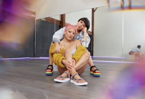 Tevaのレインボーカラースポーツサンダルが登場【LGBTQ+ 支援団体「It Gets Better Project」とパートナーシップを結んだ記念モデル】