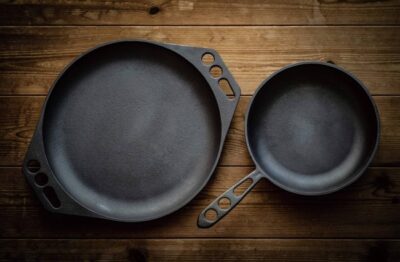 キャンプでもおうちでも使いたい！入荷3年待ち「omoiのフライパン」26センチの新サイズを新発売