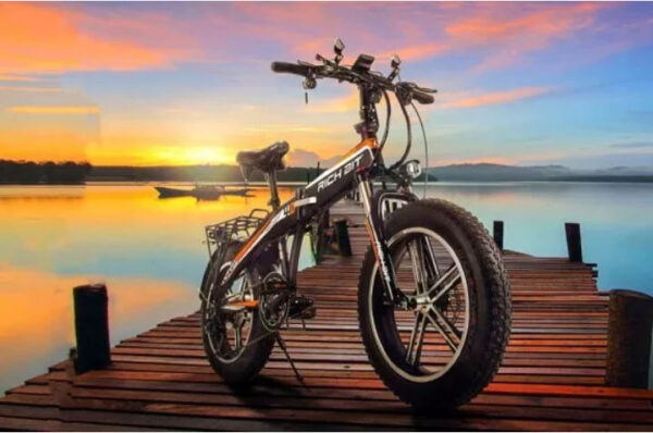 小型EVバイク「近未来Smart eBike RICHBIT」で「3密」を避けて機動力抜群の走りを