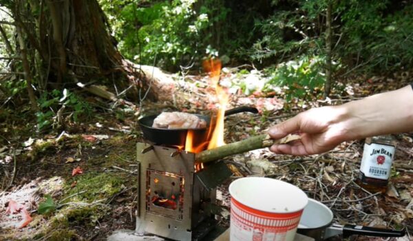 焚き火ギア「firebox」を実際に使ってみた！！ソロキャンプがさらに便利になる