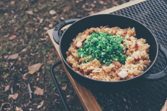 絶対にキャンプで食べたい！北海道の米農家が提案するキャンプご飯「賀集 野営米」誕生