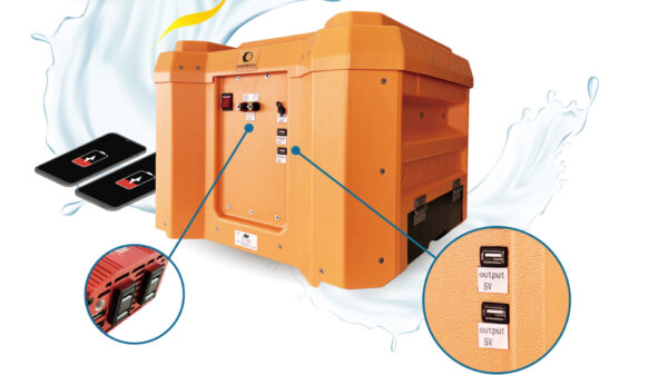 アウトドアで欲しかった！水発電機「AQUENEOUS Box 200」は塩水を入れるだけで発電！