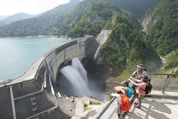 立山黒部アルペンルート、極上の避暑地・ 夏山シーズン到来！