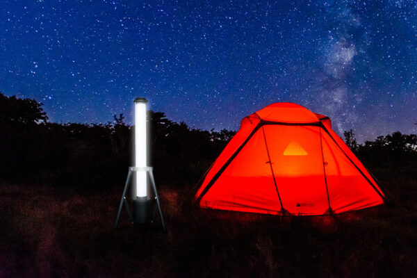 円柱型充電式LEDランタン(ライト)で、キャンプ・登山・釣り・緊急時などで大活躍！