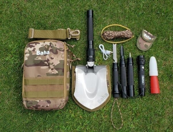 多機能アウトドアツール Baha SHOVELは26のツールを搭載した男前ギア！
