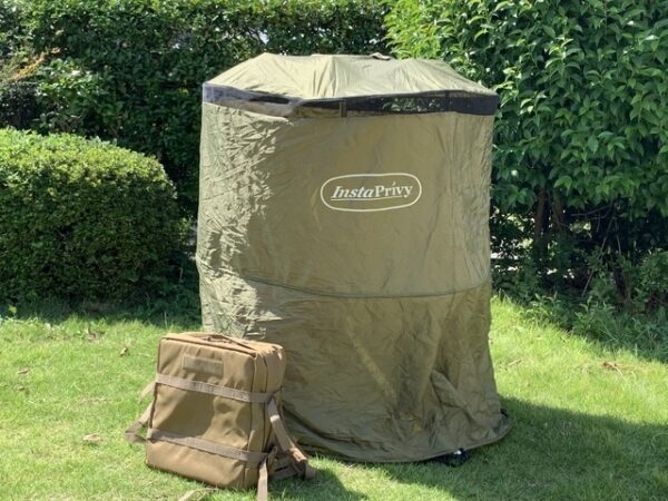 どこでも持ち運べるトイレ「InstaPrivy」はキャンプギアとして手放せない