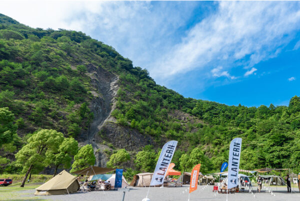 オンラインキャンプイベント「Forest Market -online- winter2020」、キャンプ場からZIP-FMのYouTubeで生配信