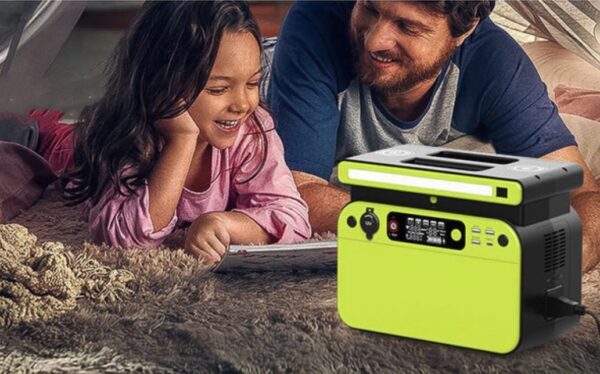 1500Wの超大容量！スタイリッシュなポータブル電源「パワーステーション」が登場
