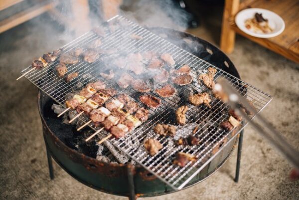 「谷地林業の木炭」と山形村短角牛がコラボ、バーベキューセット販売