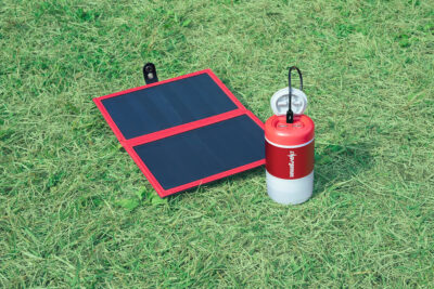 モバイルバッテリー「チャージマン」はソーラーパネルや自転車からも充電できる