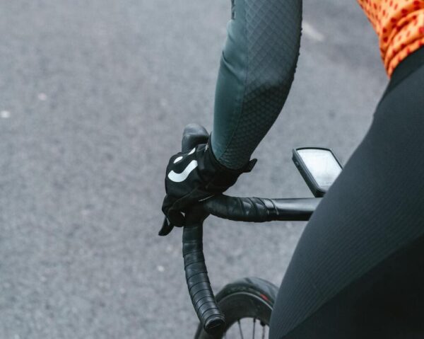 ロードバイク・自転車用インナーグローブおすすめ6選
