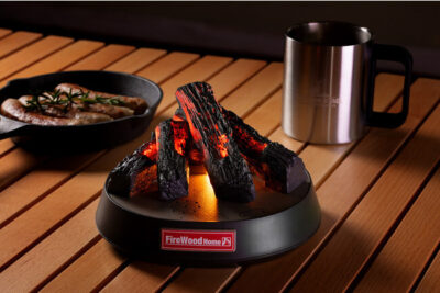 焚き火ガジェット「FireWood Home」は火を使わずに本格的な炎と音が楽しめる