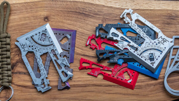 機能数が60+のセラミックとTitaniumのマルチツールを提供開始