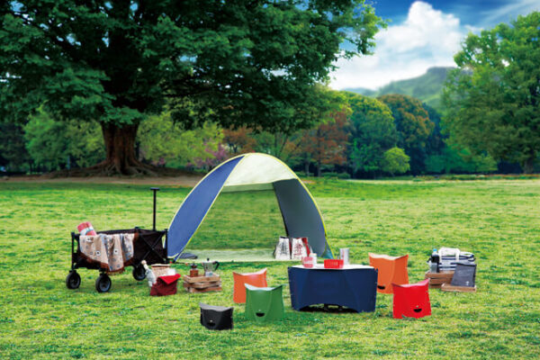 折りたたみ椅子「PATATTO180」に子供も大人も思わず笑顔になる新デザインが登場