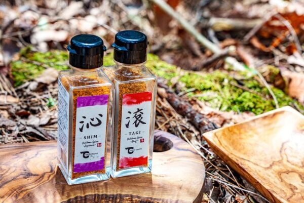 キャンプギアブランド『TOKYO CRAFTS』からアウトドアスパイス「滾-TAGI-」「沁-SHIM-」2種発売開始
