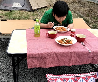 キャンプ　子供　麺類